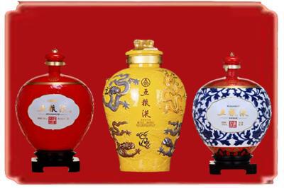 张家界市烟酒回收五粮液各种摆件.jpg